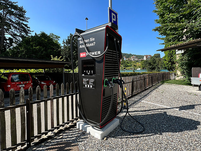 DC-Ladestationen mit bis zu 400kW Ladeleistung Schnellladestation Lindli Schaffhausen