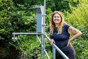 Larissa Pfister mit Radarsensor SH&nbsp;POWER