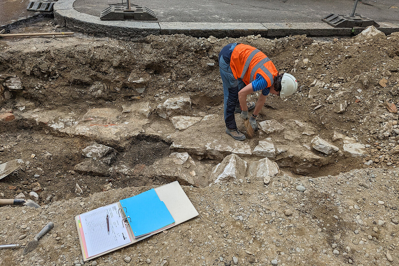 Bau Wärmeverbund alte Stadtmauern